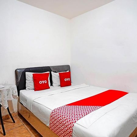 Oyo 91390 Kost Grand Royal Elite Hotel Surabaya Luaran gambar