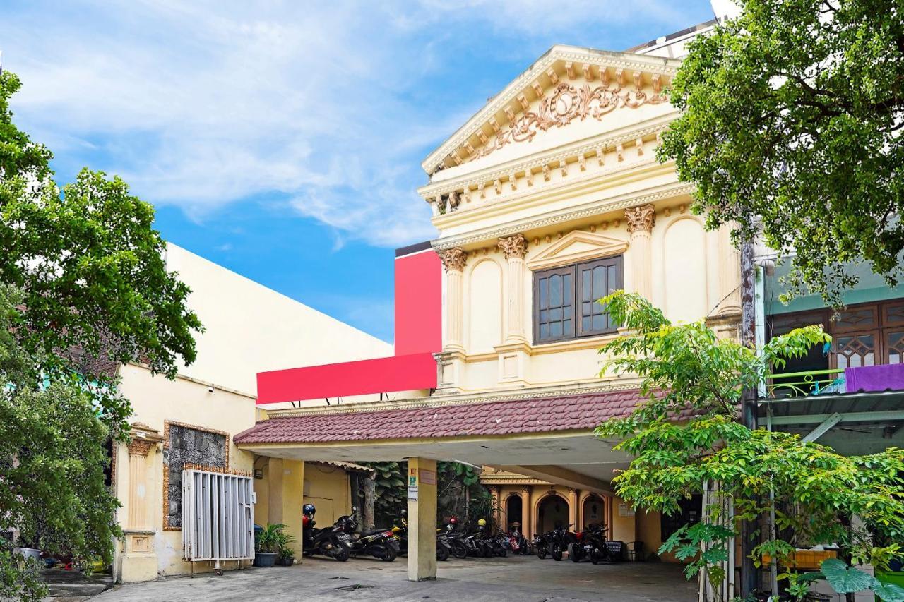 Oyo 91390 Kost Grand Royal Elite Hotel Surabaya Luaran gambar