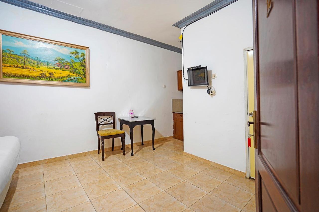 Oyo 91390 Kost Grand Royal Elite Hotel Surabaya Luaran gambar