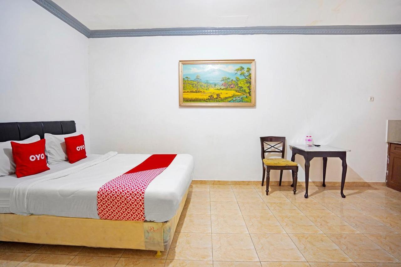 Oyo 91390 Kost Grand Royal Elite Hotel Surabaya Luaran gambar