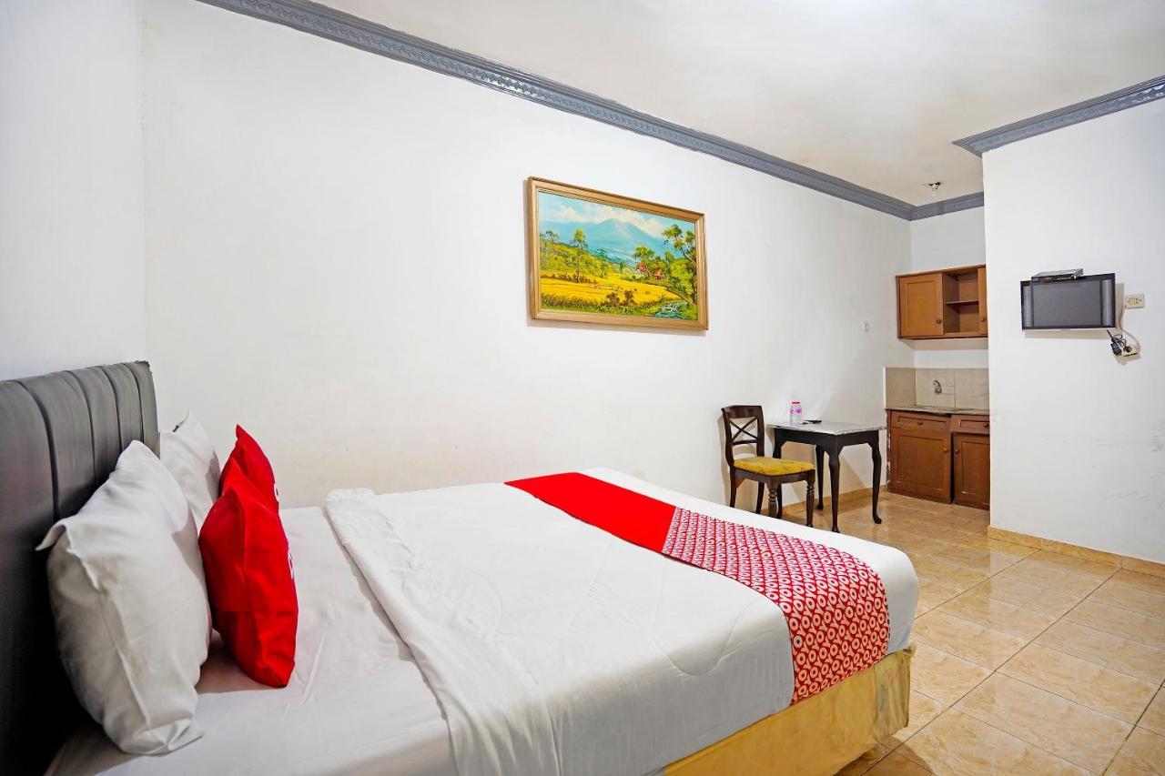 Oyo 91390 Kost Grand Royal Elite Hotel Surabaya Luaran gambar